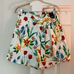 NY&Co Size 4 Floral Shorts NWT